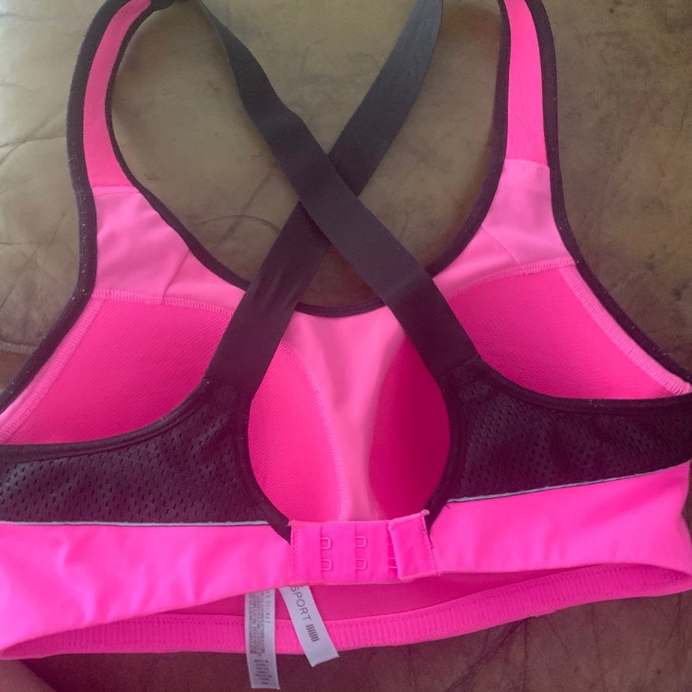 Sports bra - Picture 2 of 3